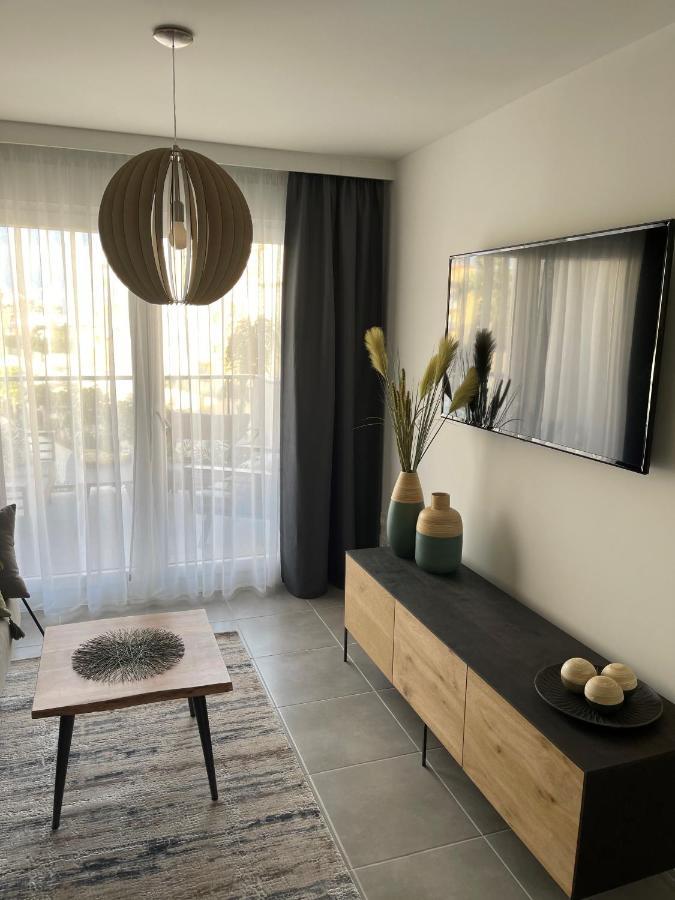 Sunny Apartment In Denia With Outdoor Swimming Pool And Garage Parking Place Included, 300M From The Sandy Beach Eksteriør bilde
